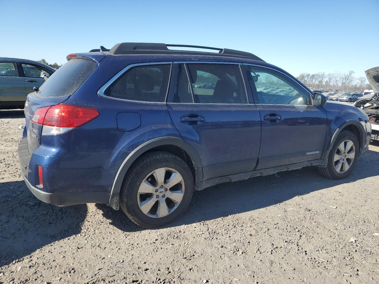 2011 Subaru Outback - Image 3