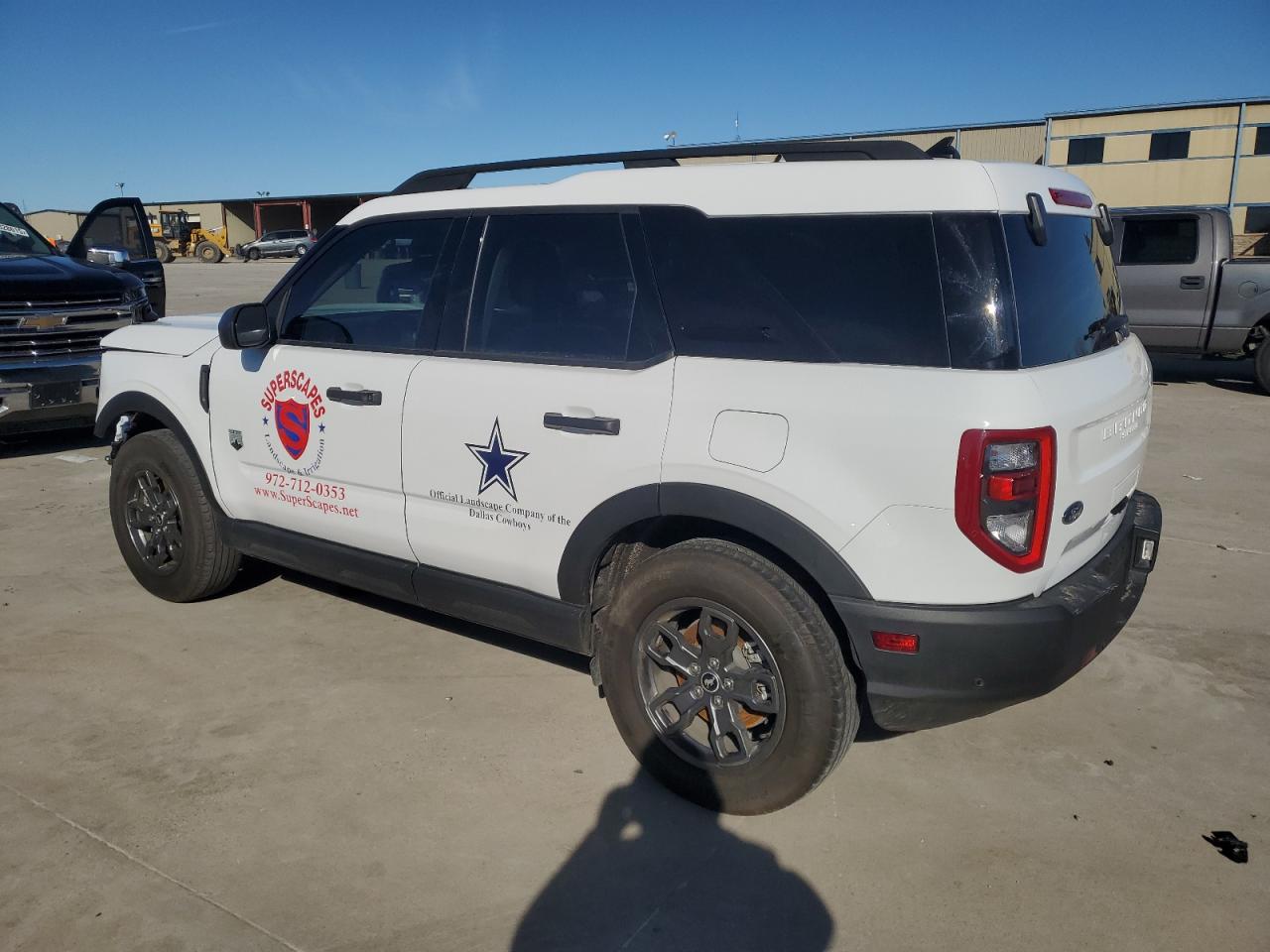 2022 Ford Bronco - Image 2