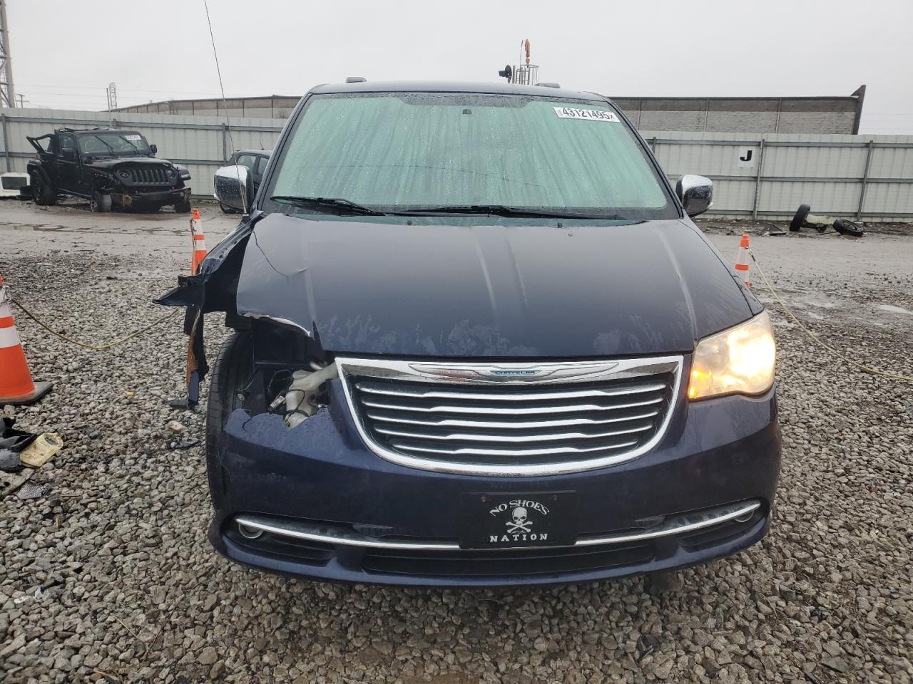 2013 Chrysler Town & Country - Image 5
