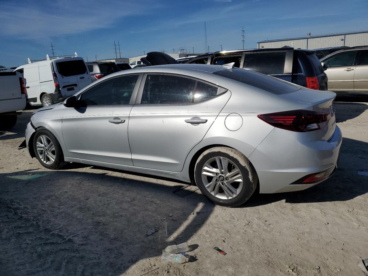 2019 Hyundai Elantra - Image 2