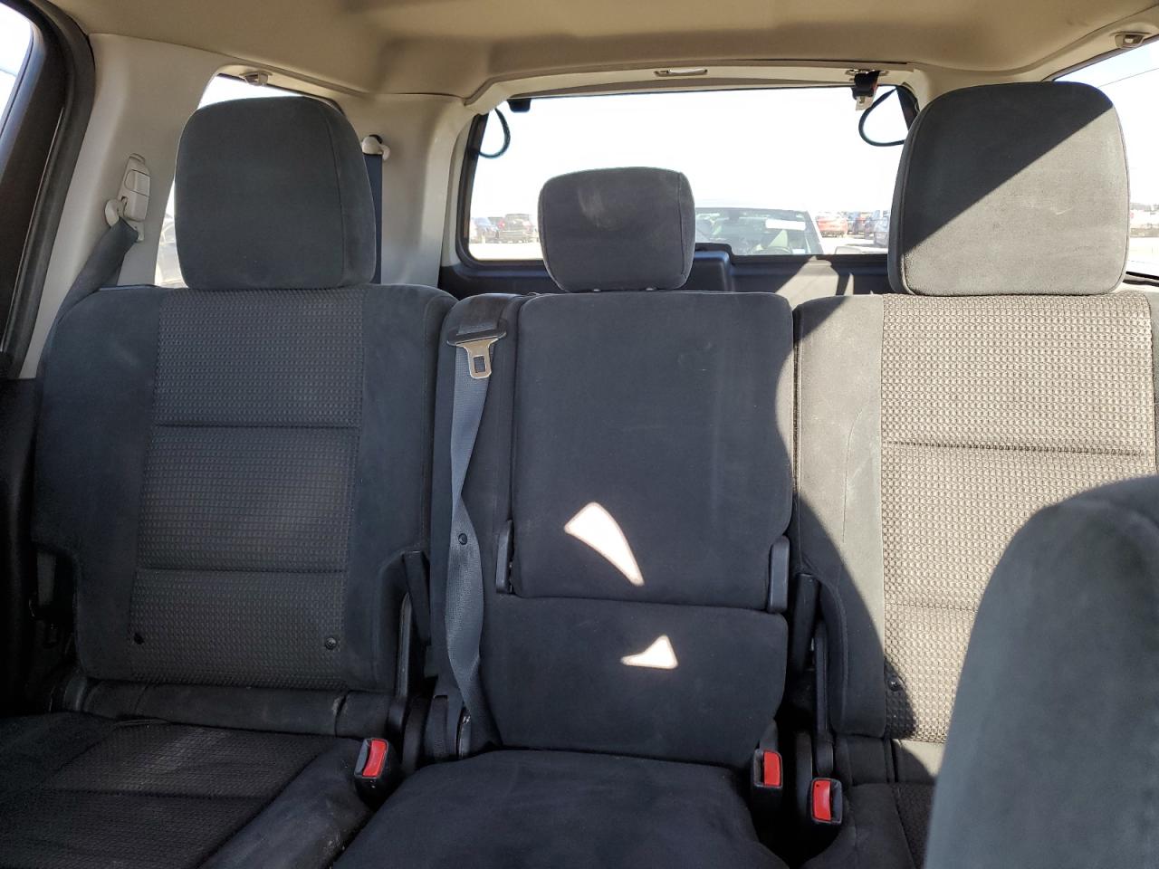 2015 Nissan Armada - Image 10