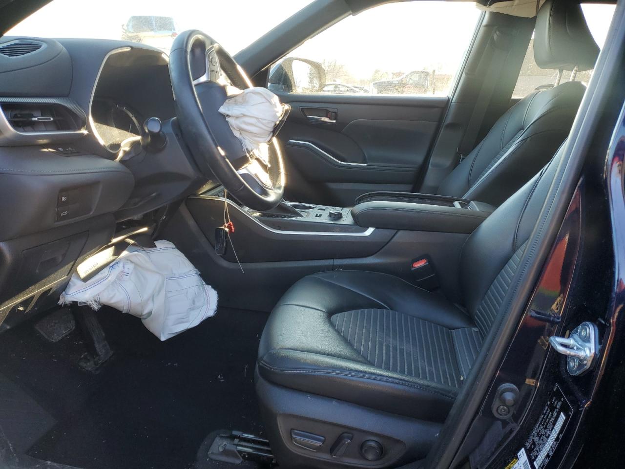 2022 Toyota Highlander - Image 7