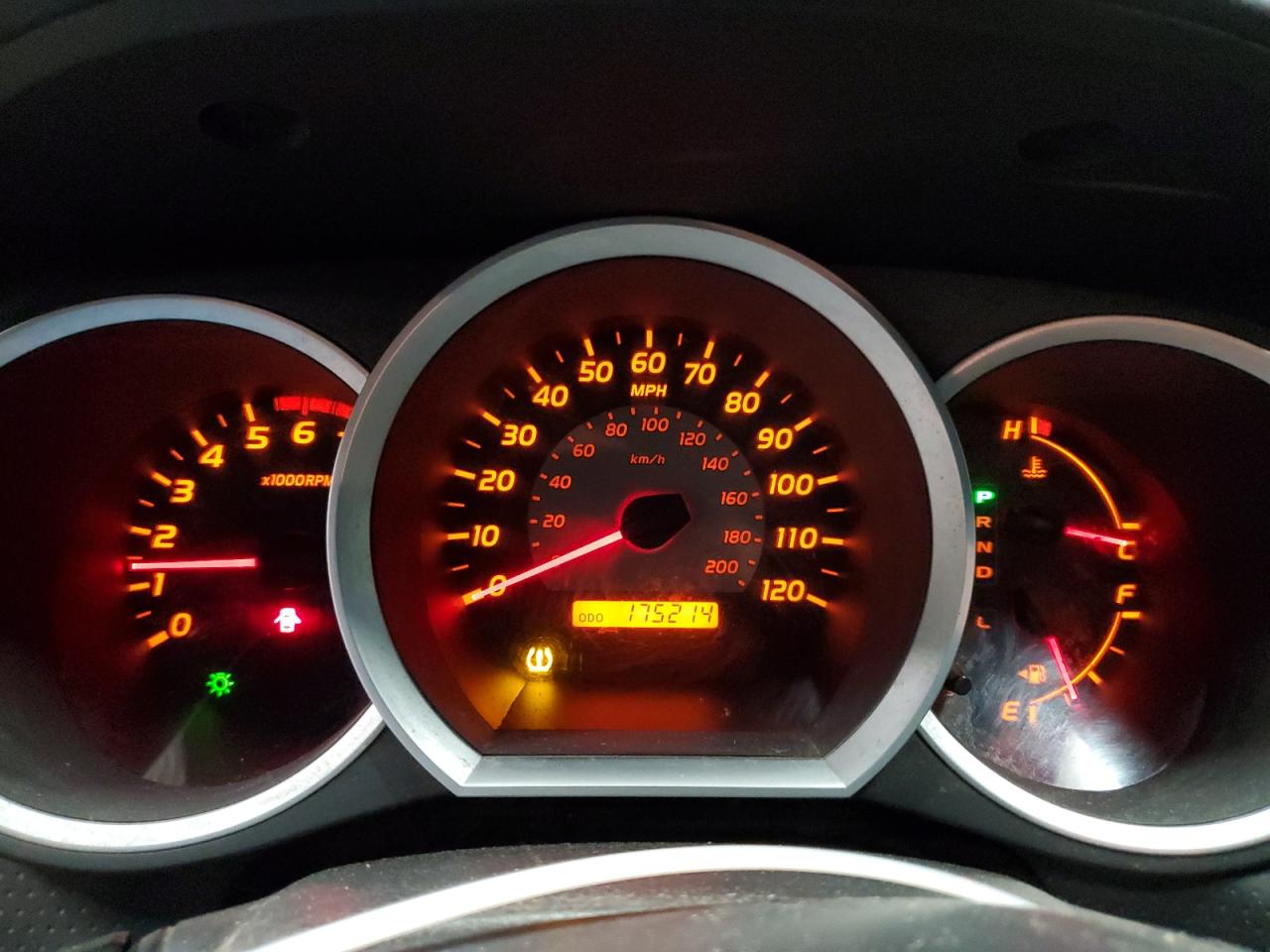 2006 Toyota Tacoma - Image 9