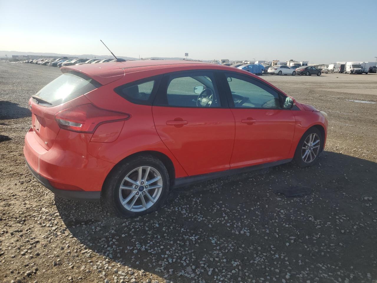 VIN 1FADP3K25FL288740 2015 FORD FOCUS no.3