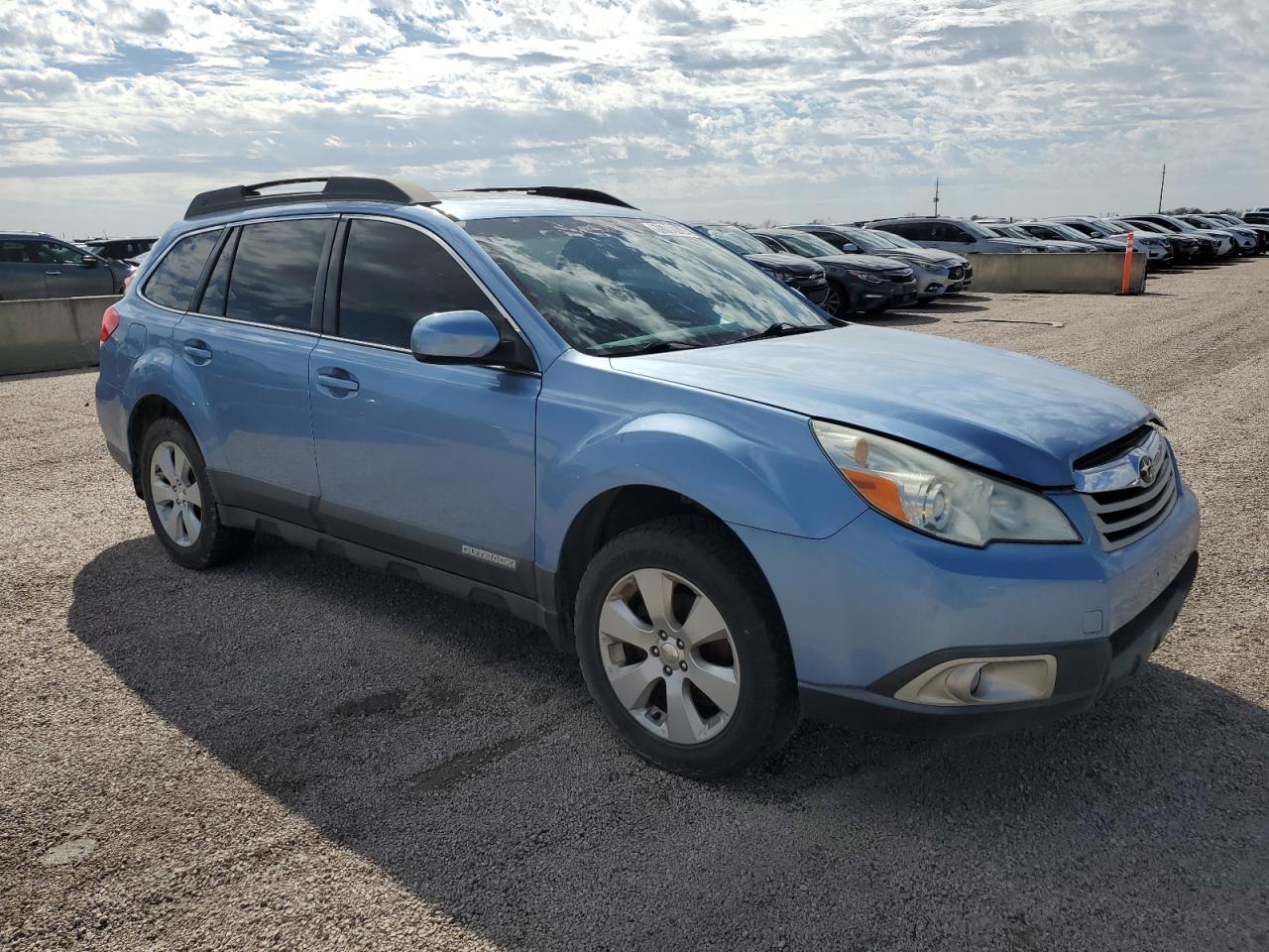 2010 Subaru Outback - Image 4