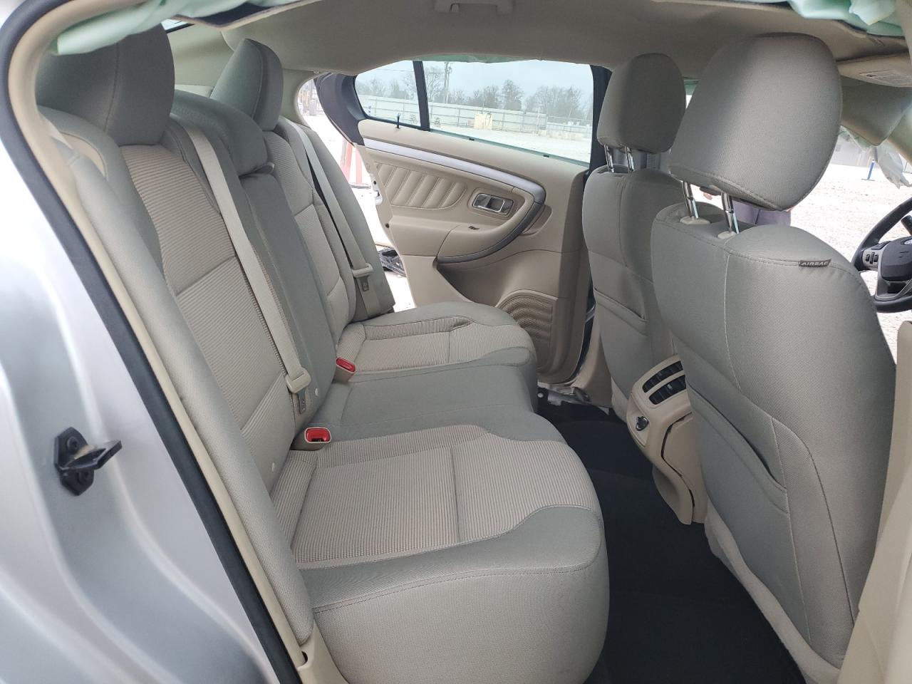2013 Ford Taurus - Image 10