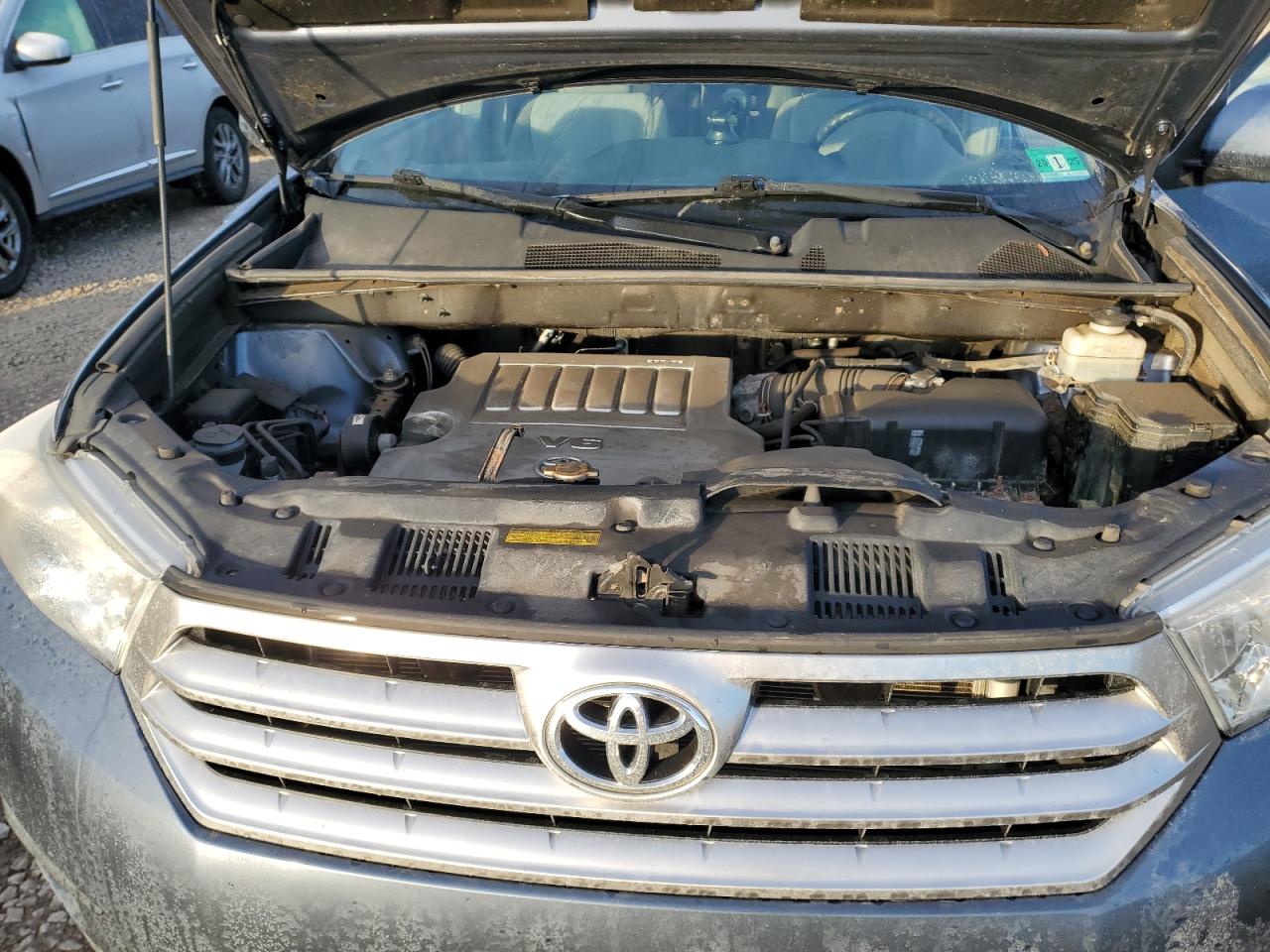 2013 Toyota Highlander - Image 12