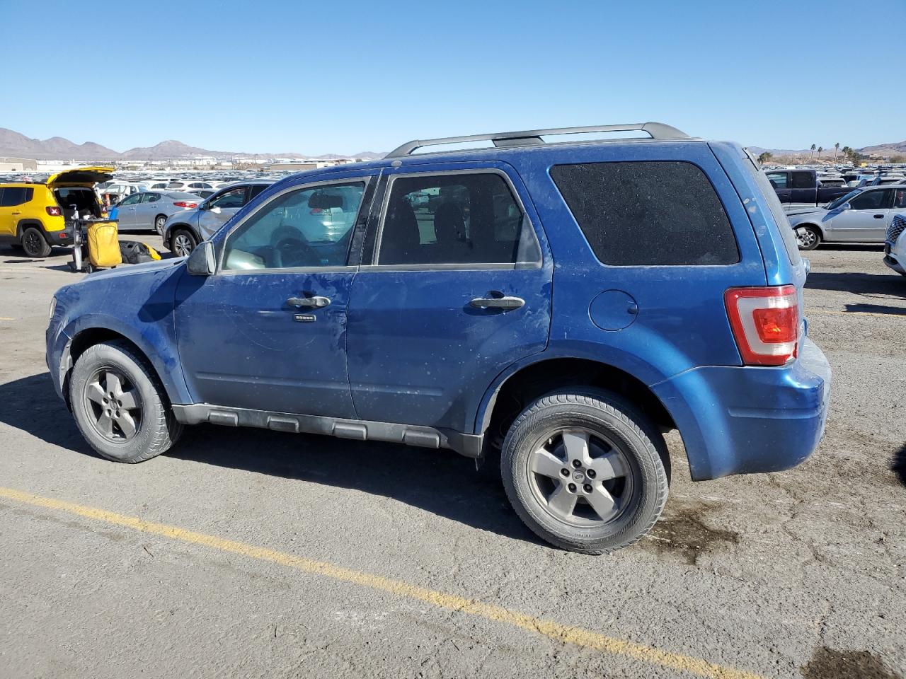 2011 Ford Escape - Image 2