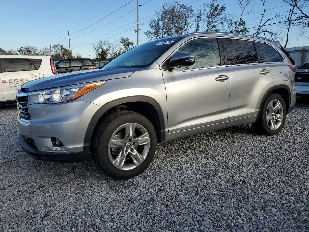 2016 Toyota Highlander - Image 1