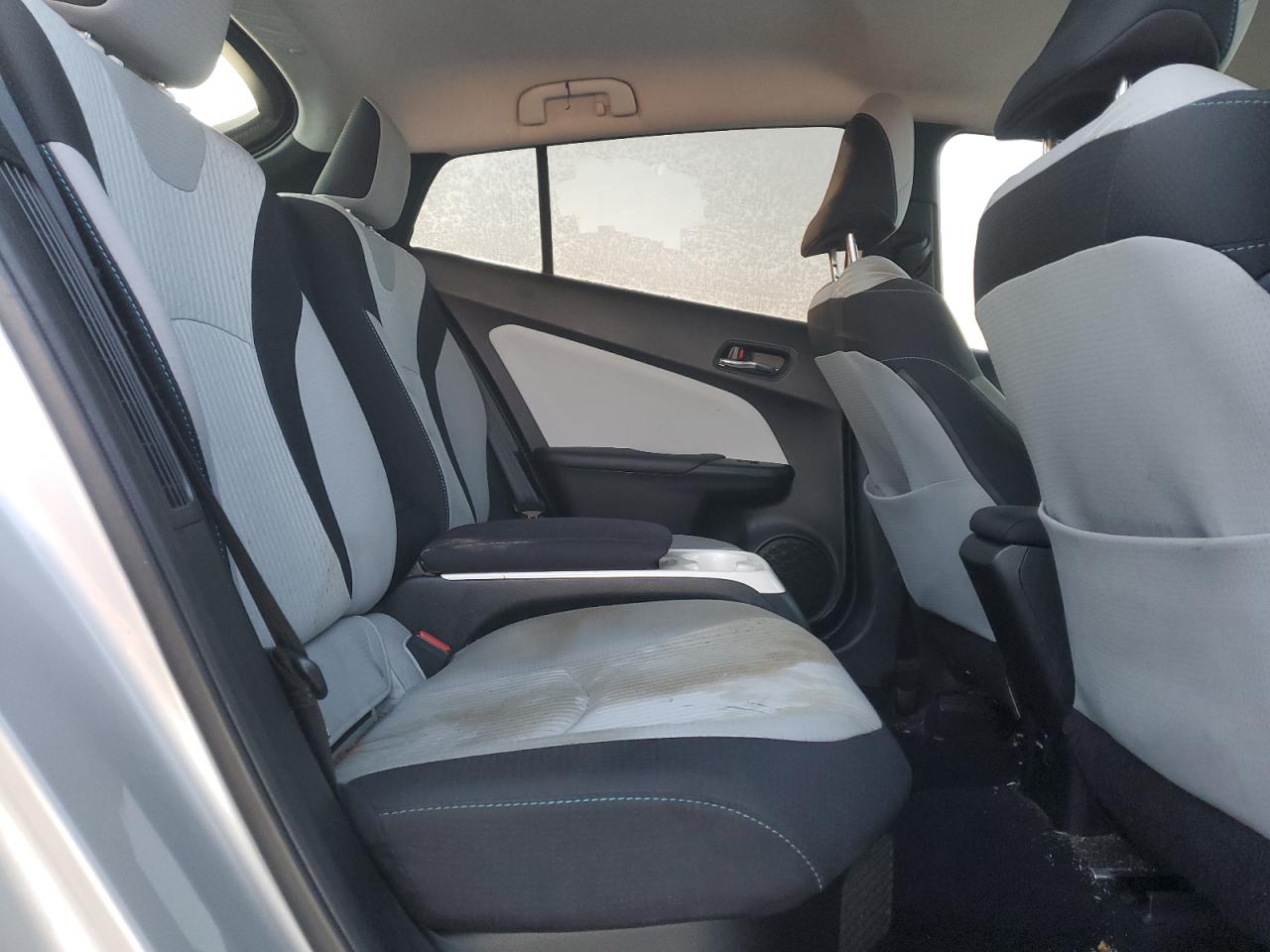 2018 Toyota Prius - Image 10