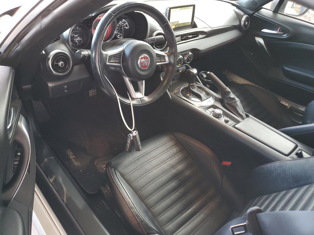 2018 Fiat 124 Spider - Image 8