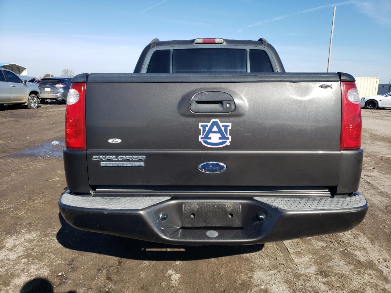 2005 Ford Explorer - Image 6