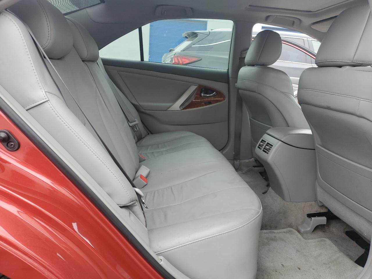 2009 Toyota Camry - Image 10