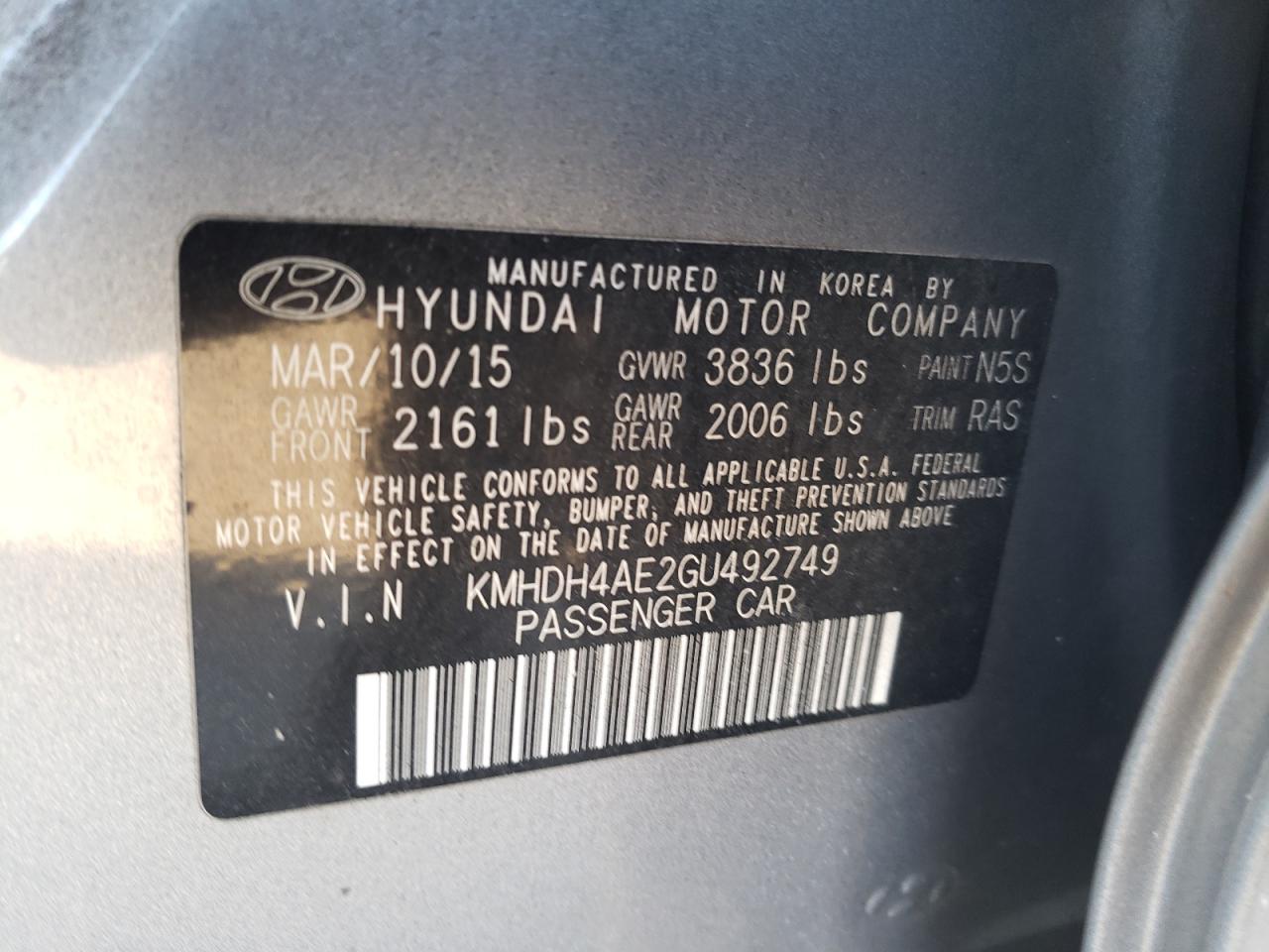 2016 Hyundai Elantra - Image 14