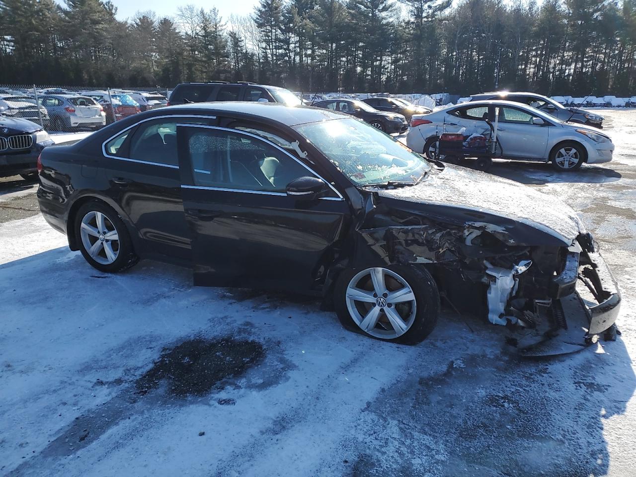 2015 Volkswagen Passat - Image 4