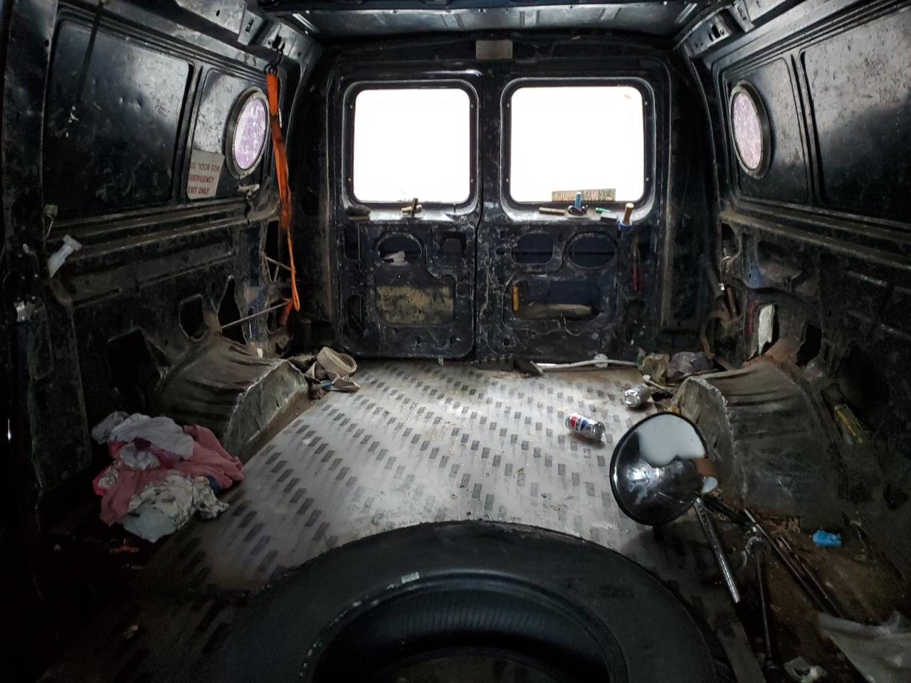 2002 Ford Econoline - Image 10