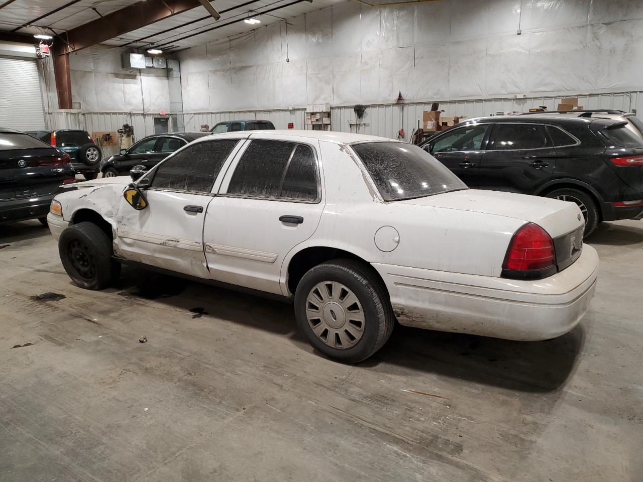 2011 Ford Crown Victoria - Image 2