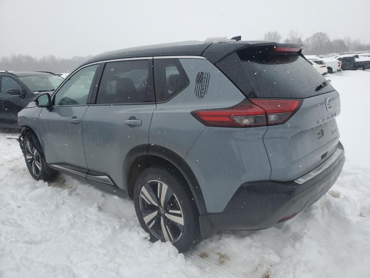 2021 Nissan Rogue - Image 2