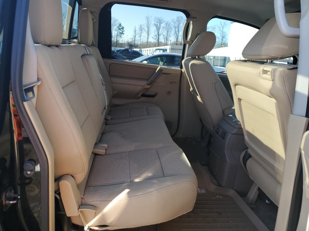 2013 Nissan Titan - Image 10