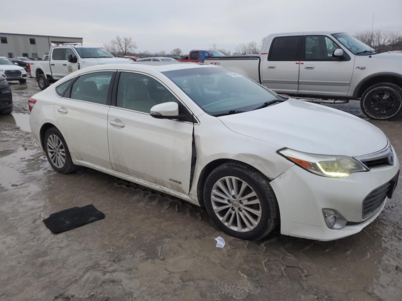 2013 Toyota Avalon - Image 4