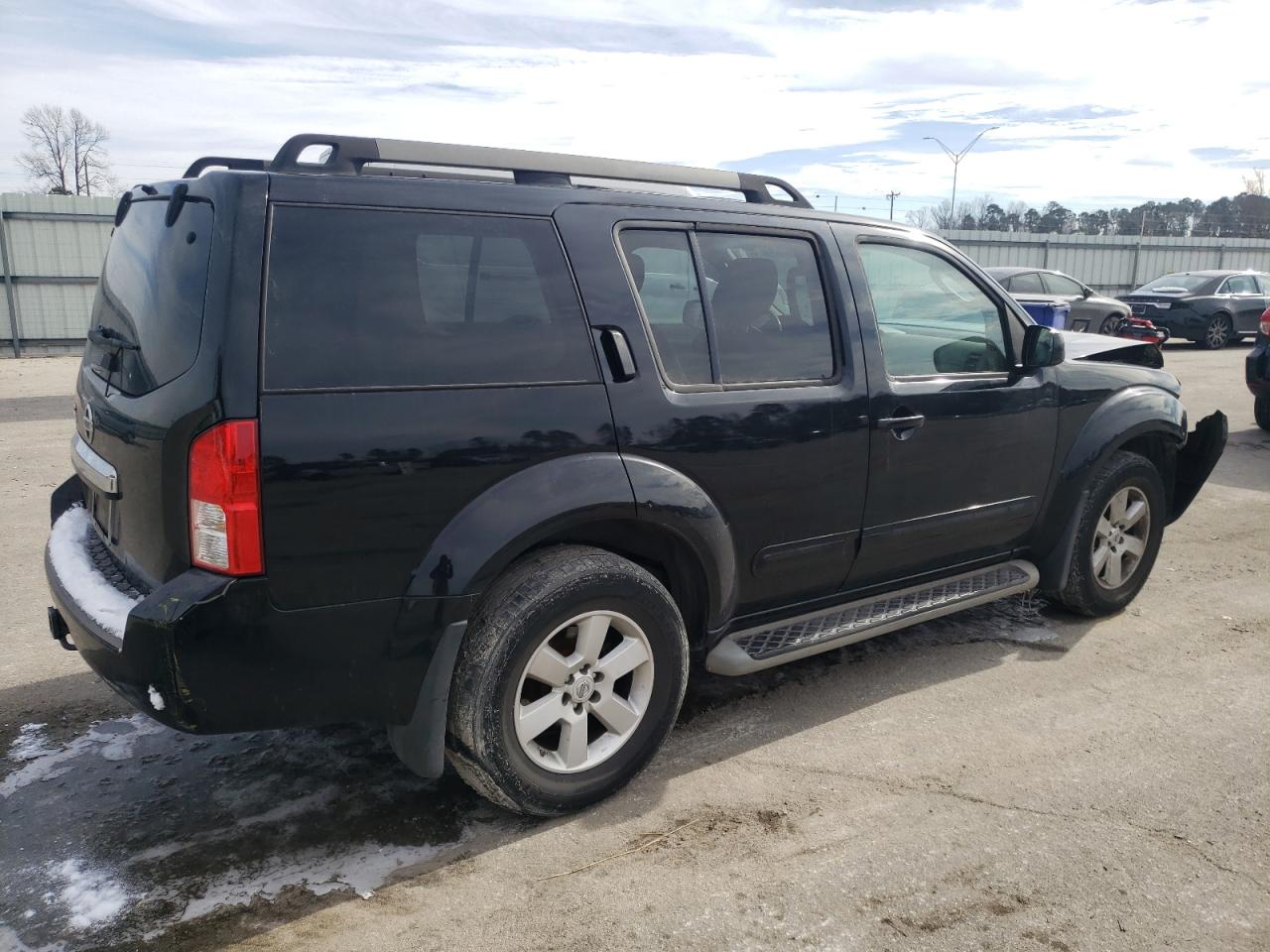 2011 Nissan Pathfinder - Image 3