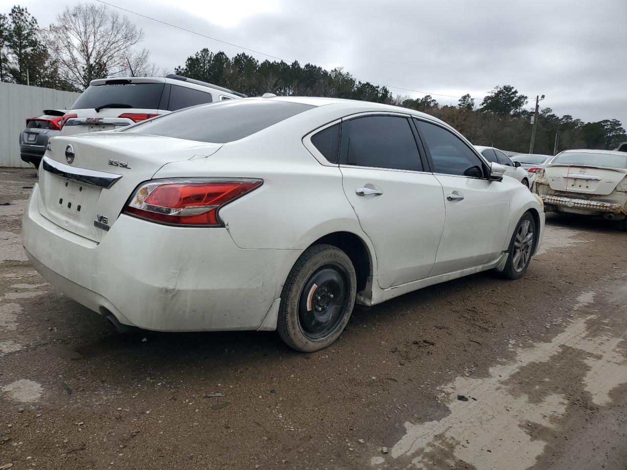 2015 Nissan Altima - Image 3