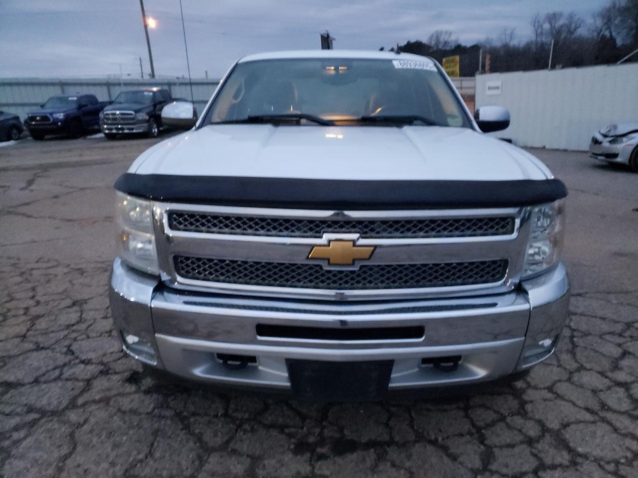 2013 Chevrolet Silverado - Image 5