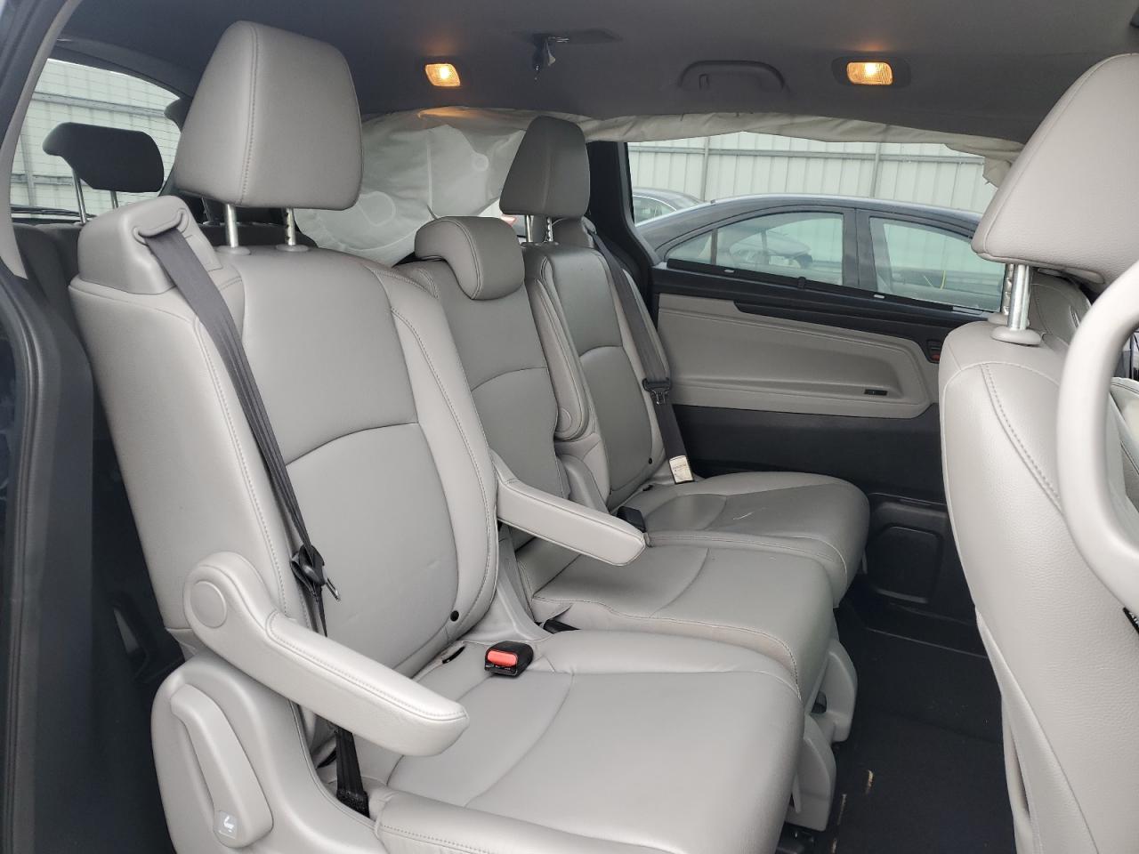2018 Honda Odyssey - Image 12