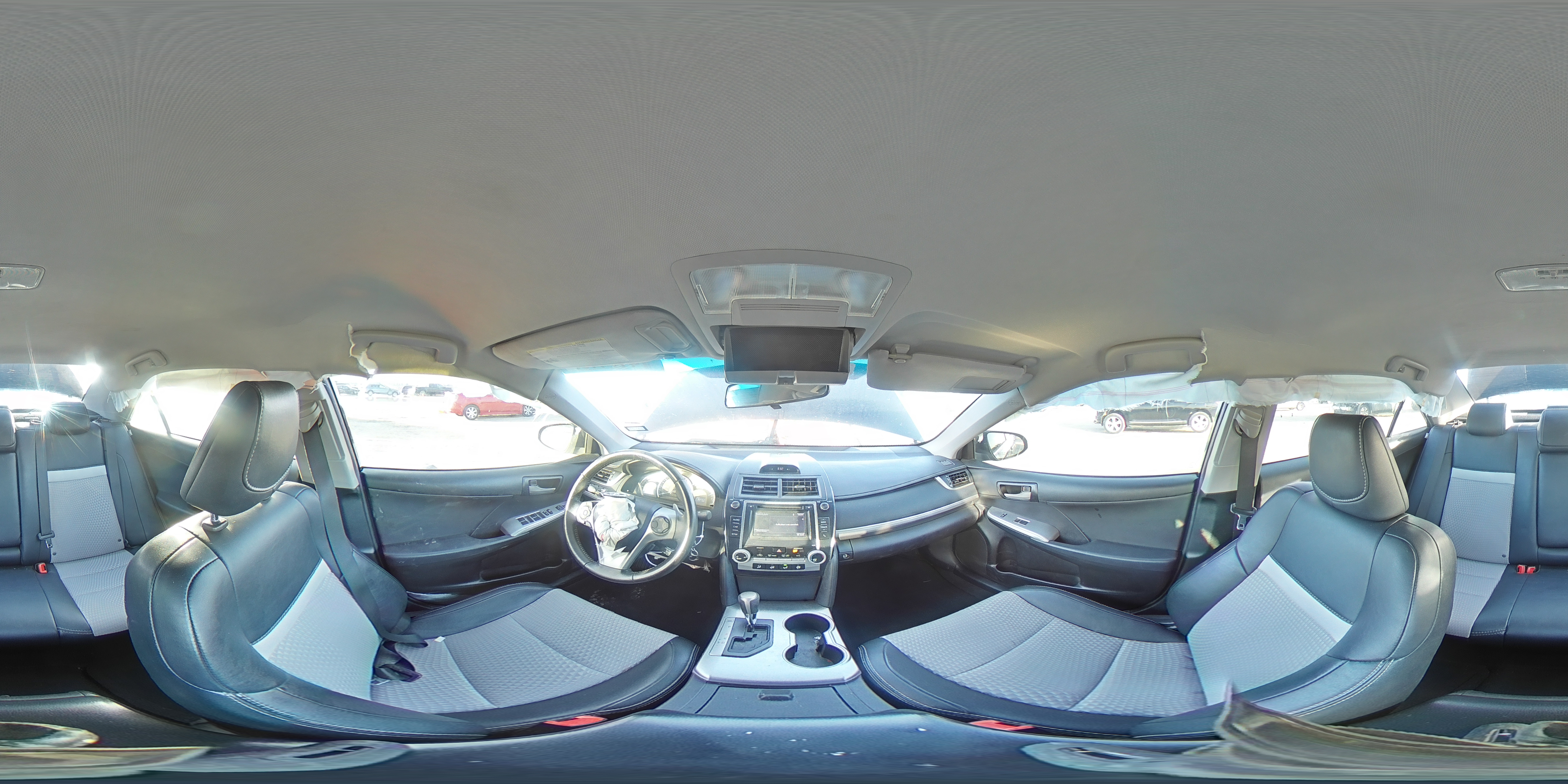 2014 Toyota Camry - Image 13