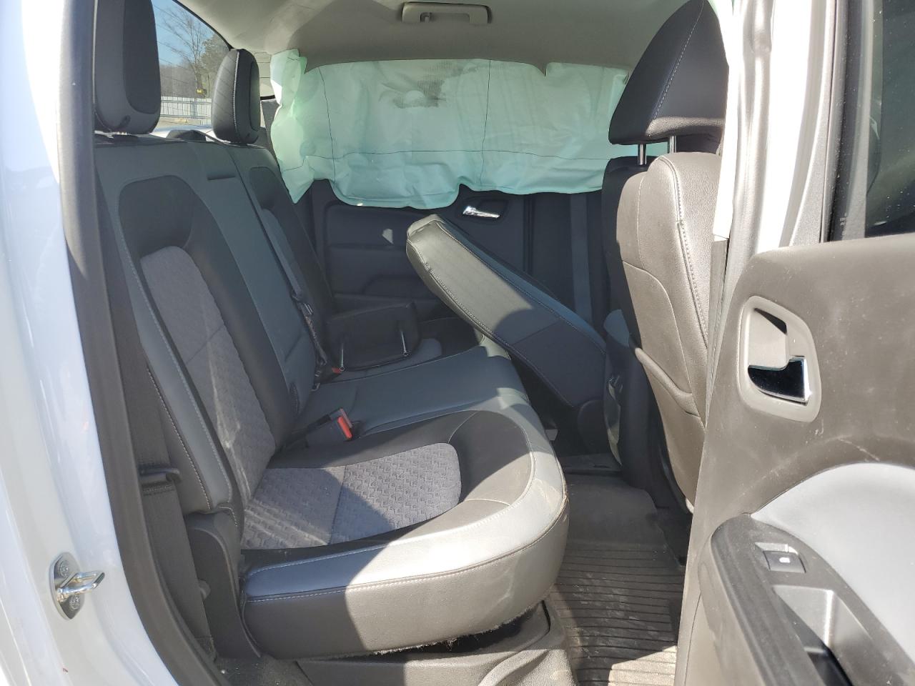 2015 Chevrolet Colorado - Image 10