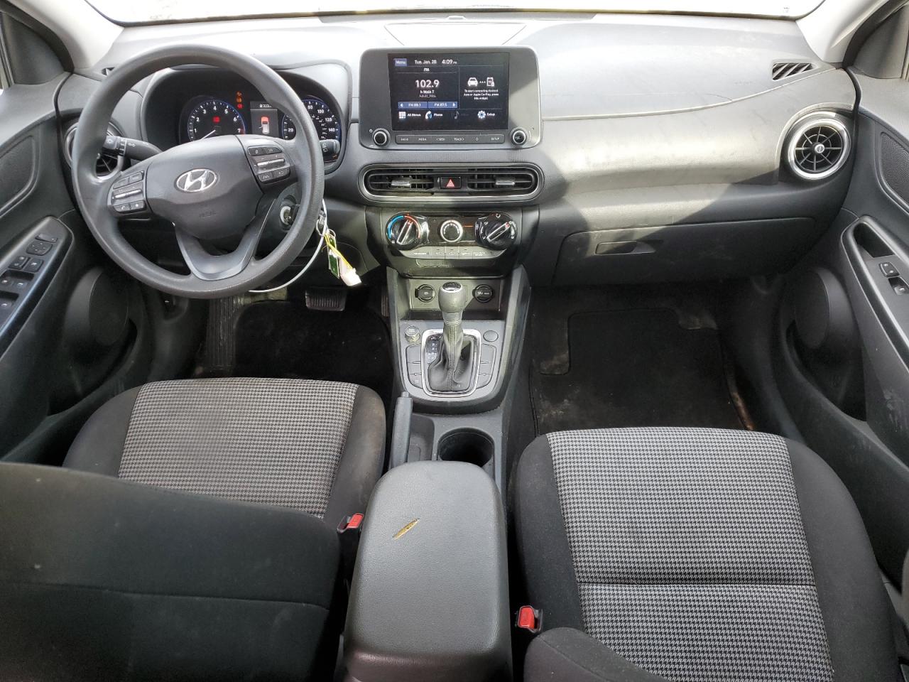 2022 Hyundai Kona - Image 8