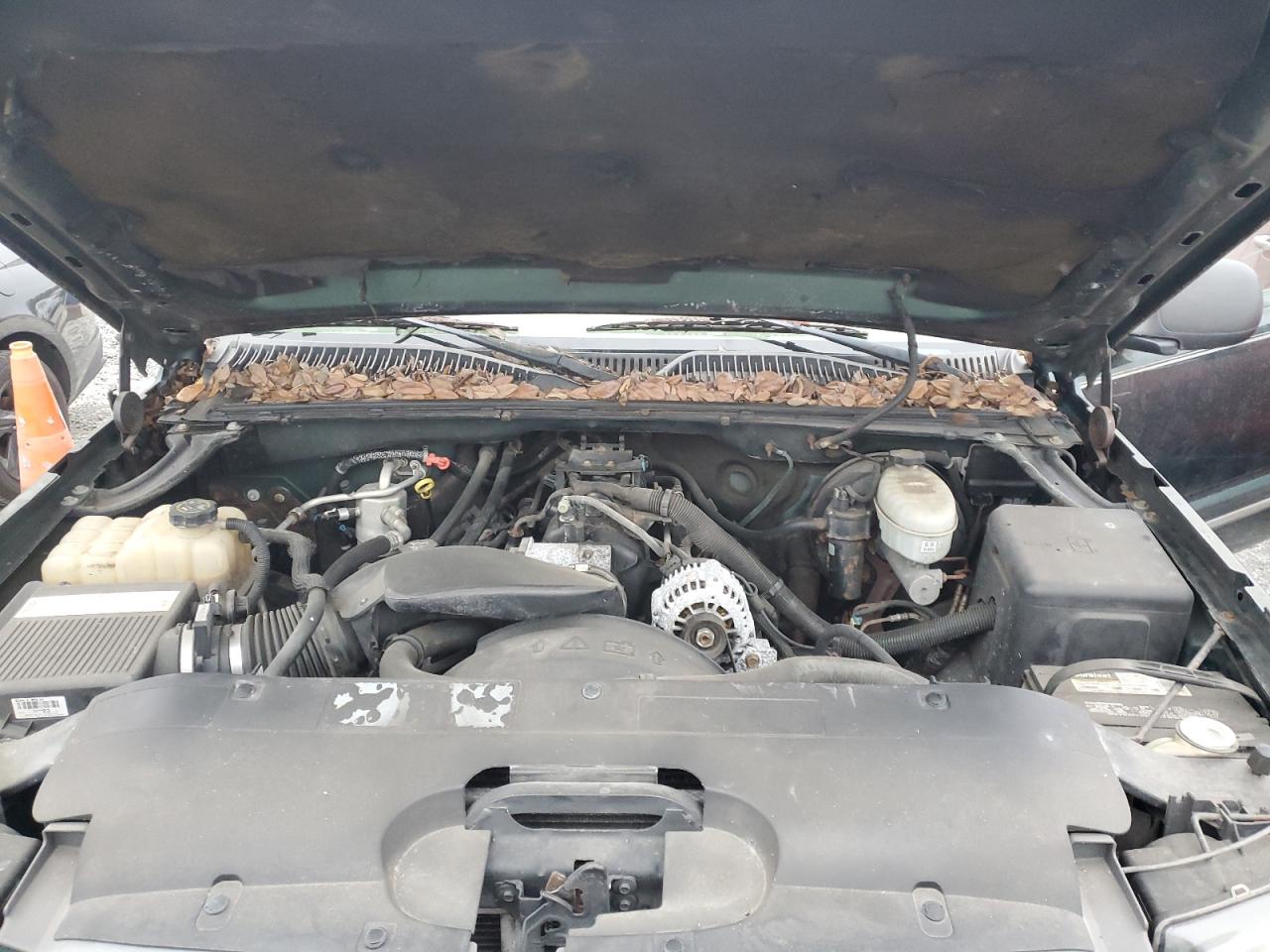 2004 Chevrolet Silverado - Image 11