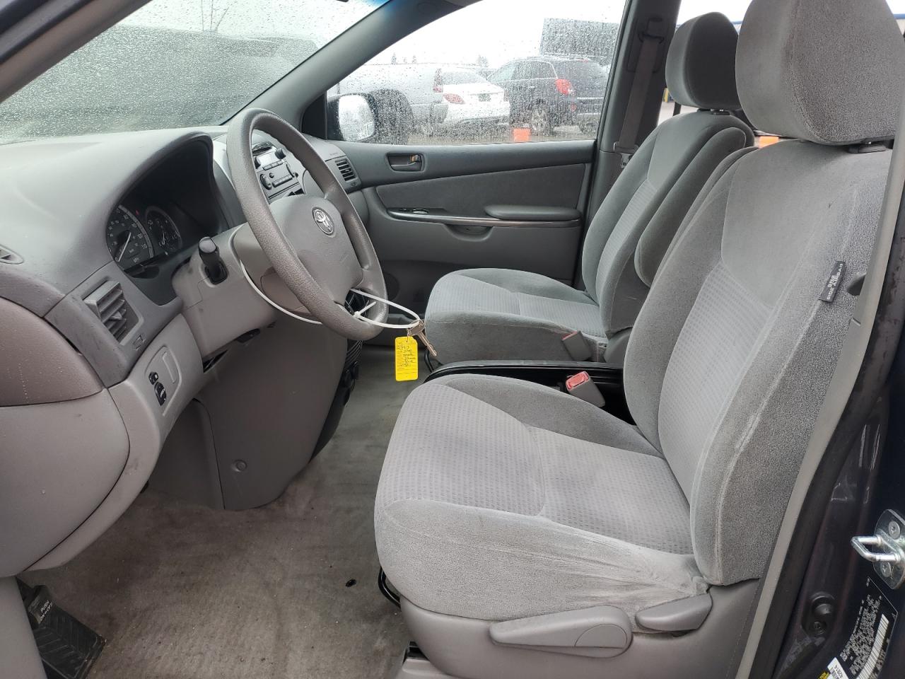 2009 Toyota Sienna - Image 7
