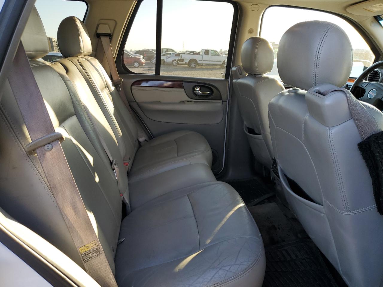 2005 GMC Envoy - Image 10
