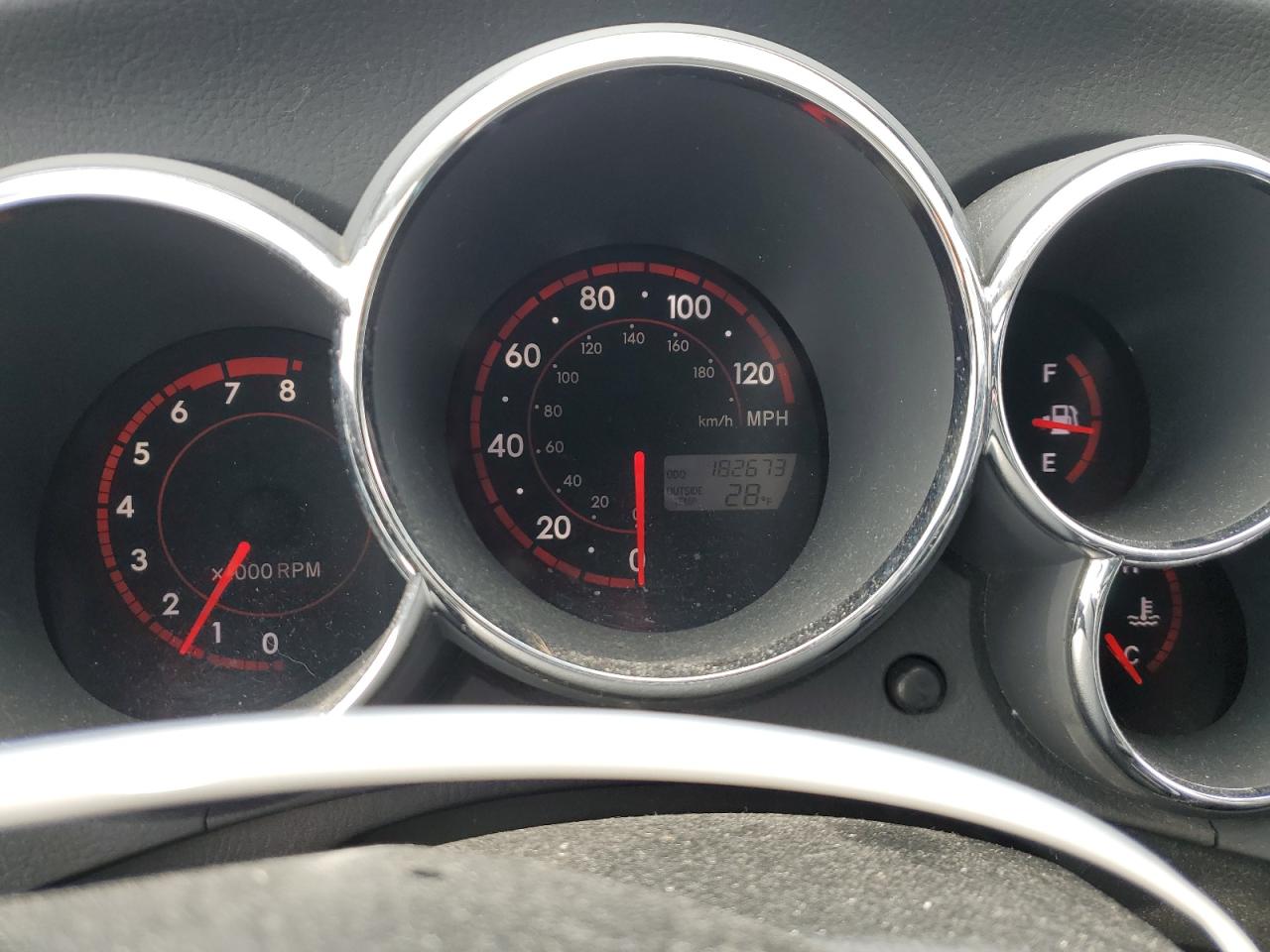 2005 Pontiac Vibe - Image 9