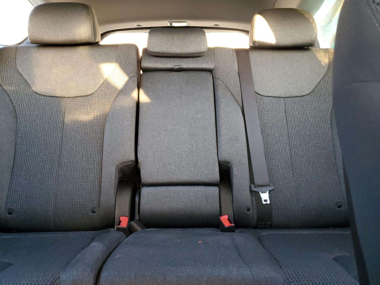 2019 Hyundai Santa Fe - Image 10