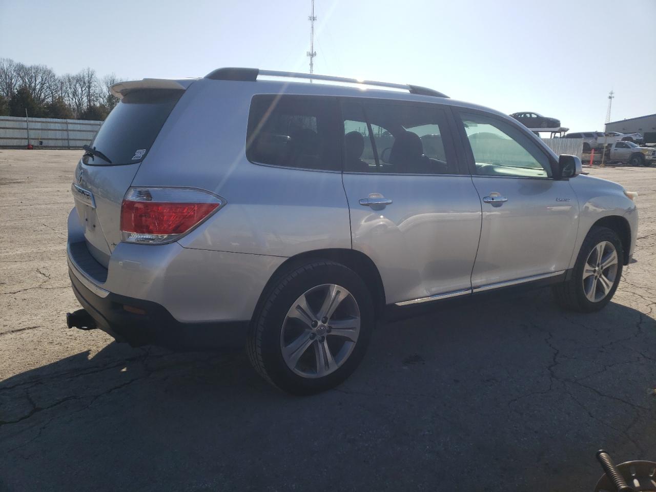 2011 Toyota Highlander - Image 3