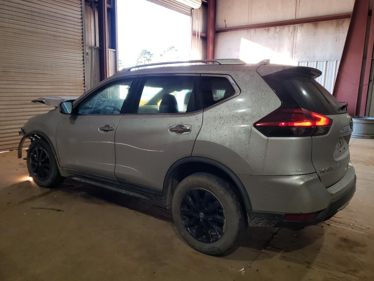 2018 Nissan Rogue - Image 2