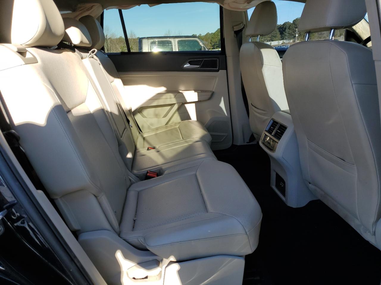 2018 Volkswagen Atlas - Image 11