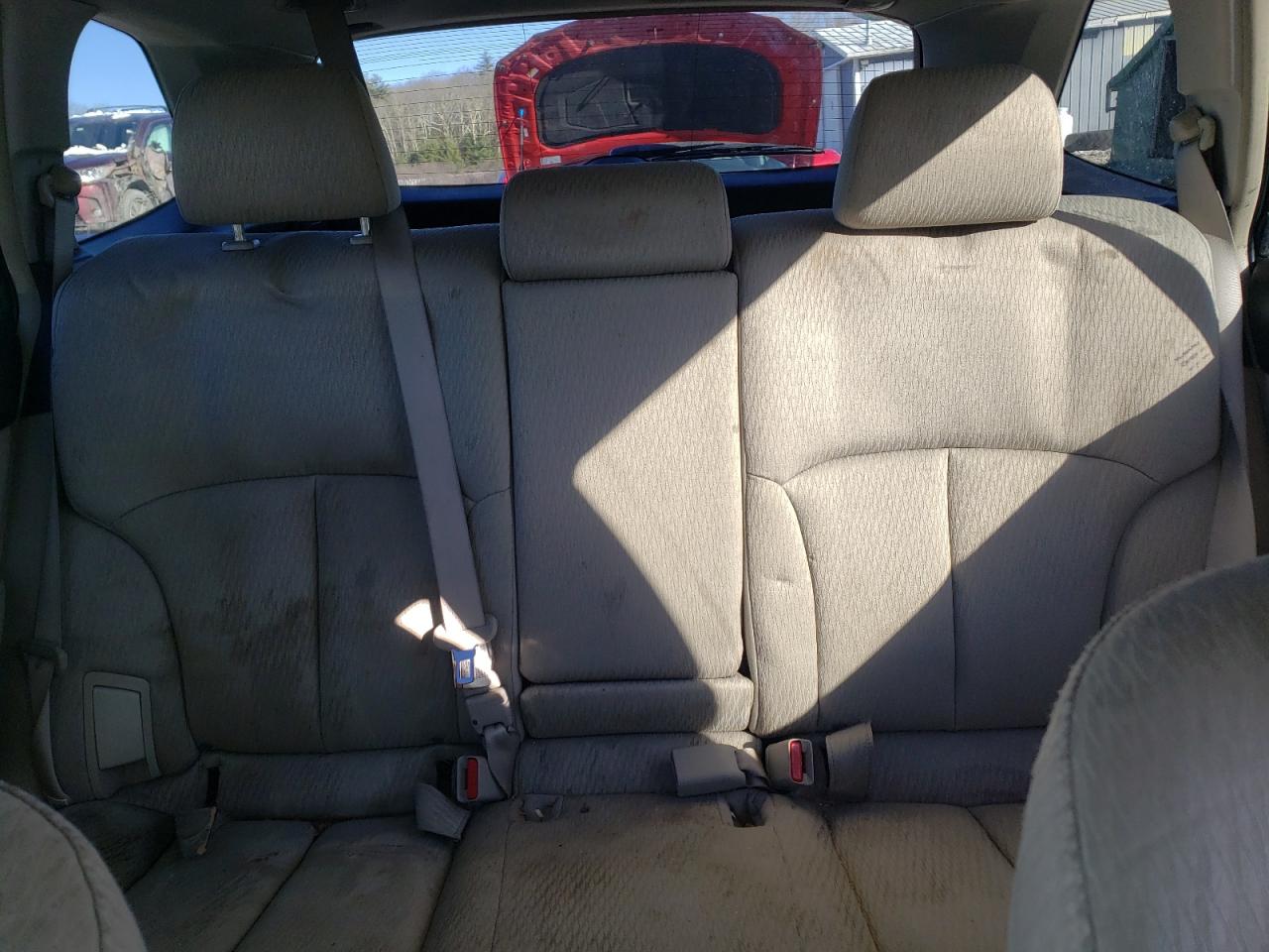 2011 Subaru Outback - Image 10