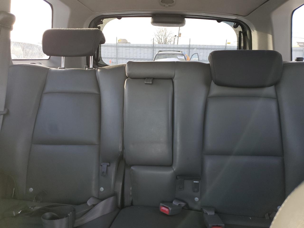 2004 Hyundai Santa Fe - Image 10