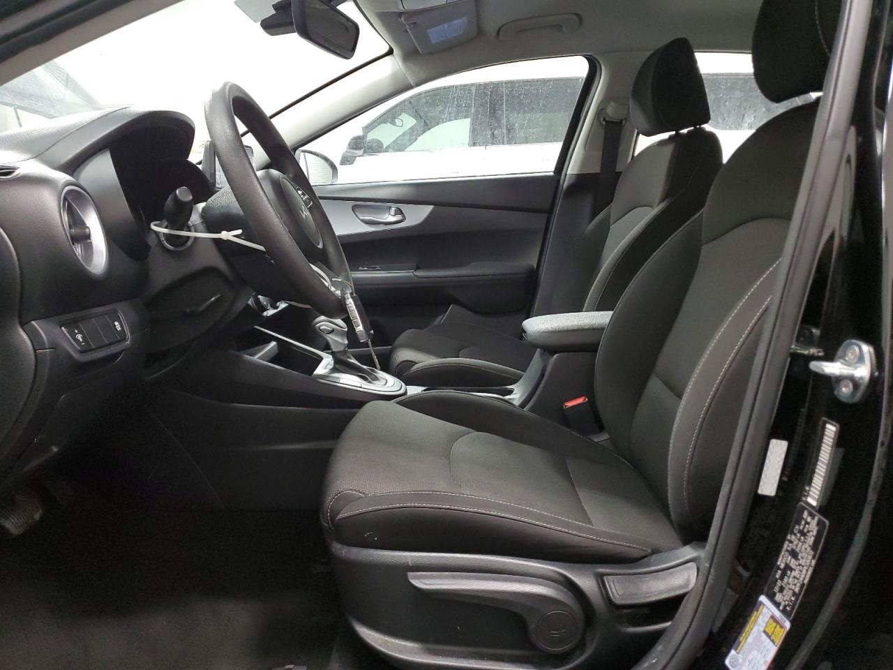 2023 Kia Forte - Image 7