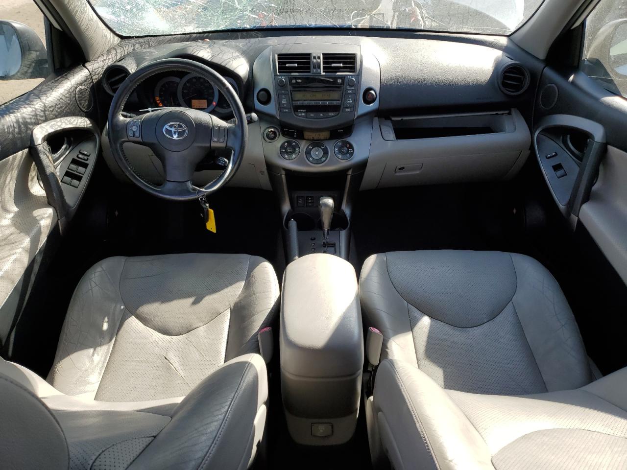 2010 Toyota RAV 4 - Image 8