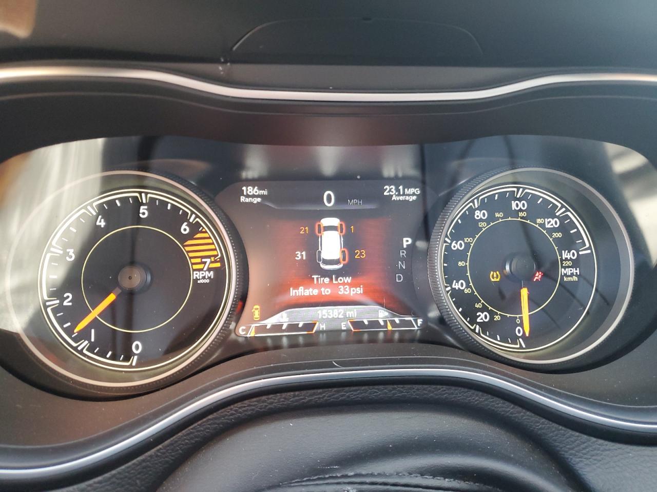2023 Jeep Cherokee - Image 9