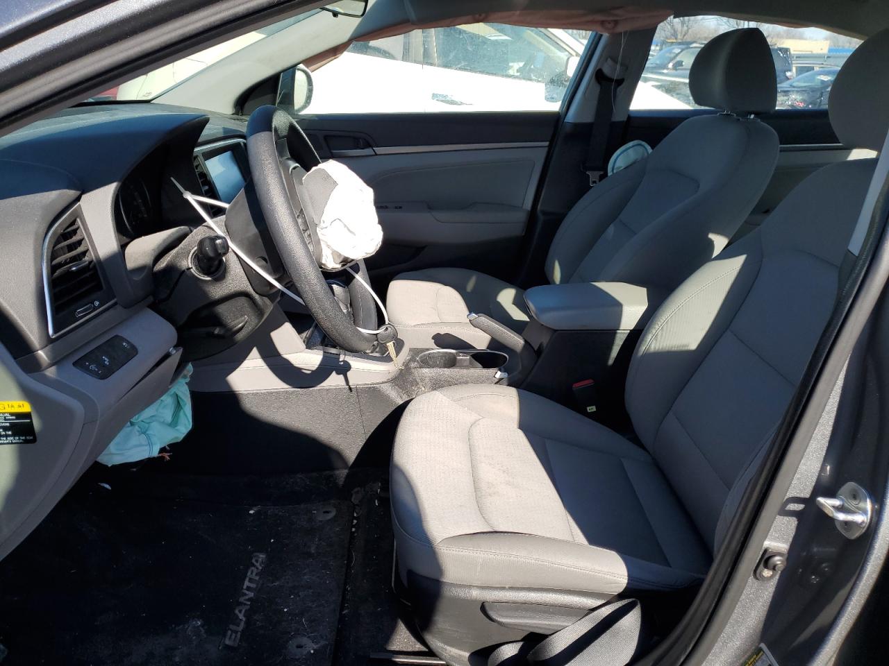 2018 Hyundai Elantra - Image 7