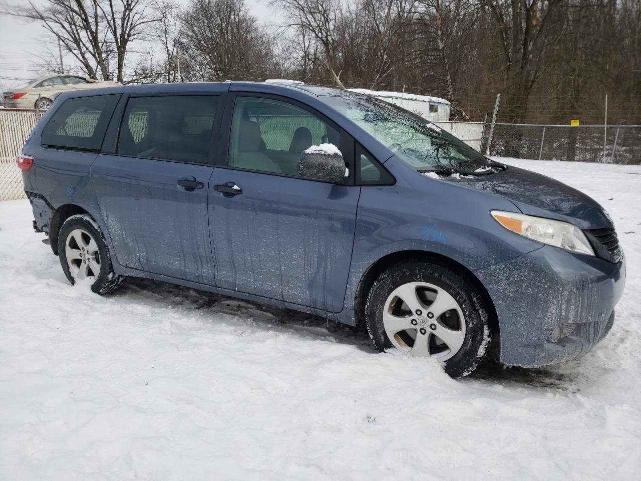 2015 Toyota Sienna - Image 4