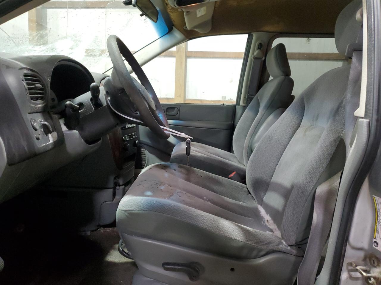 2005 Chrysler Town & Country - Image 7