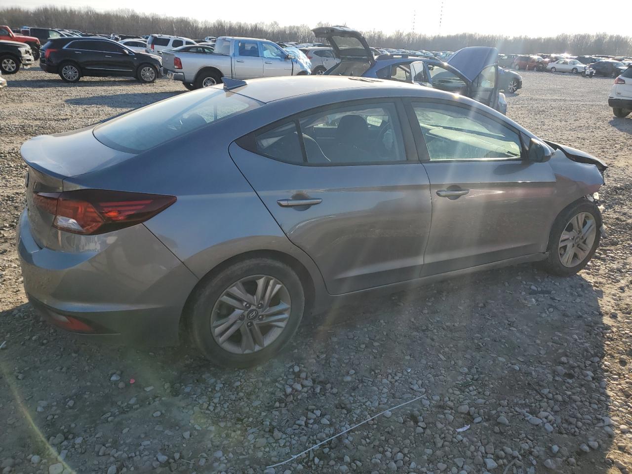 2019 Hyundai Elantra - Image 3