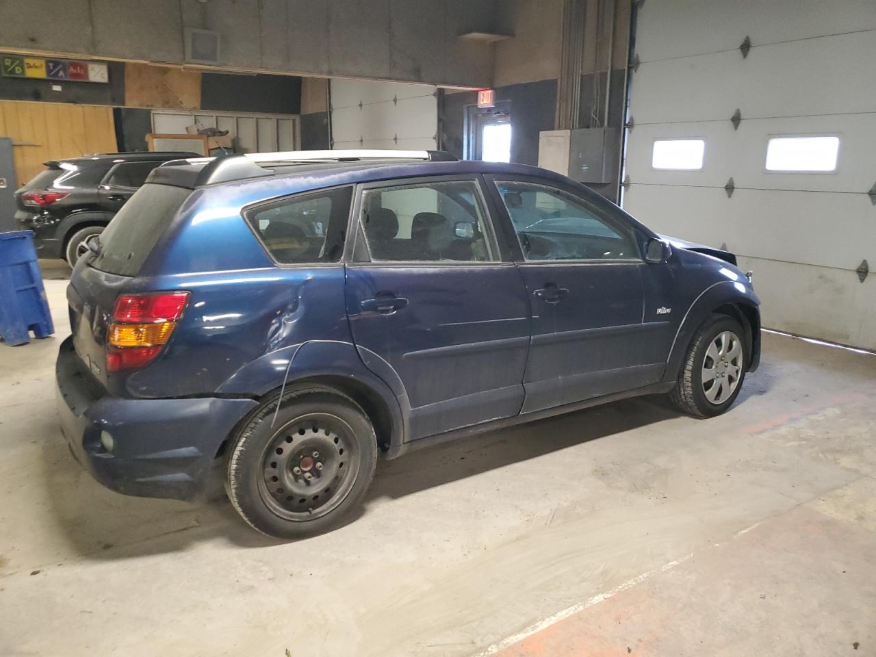 2005 Pontiac Vibe - Image 3