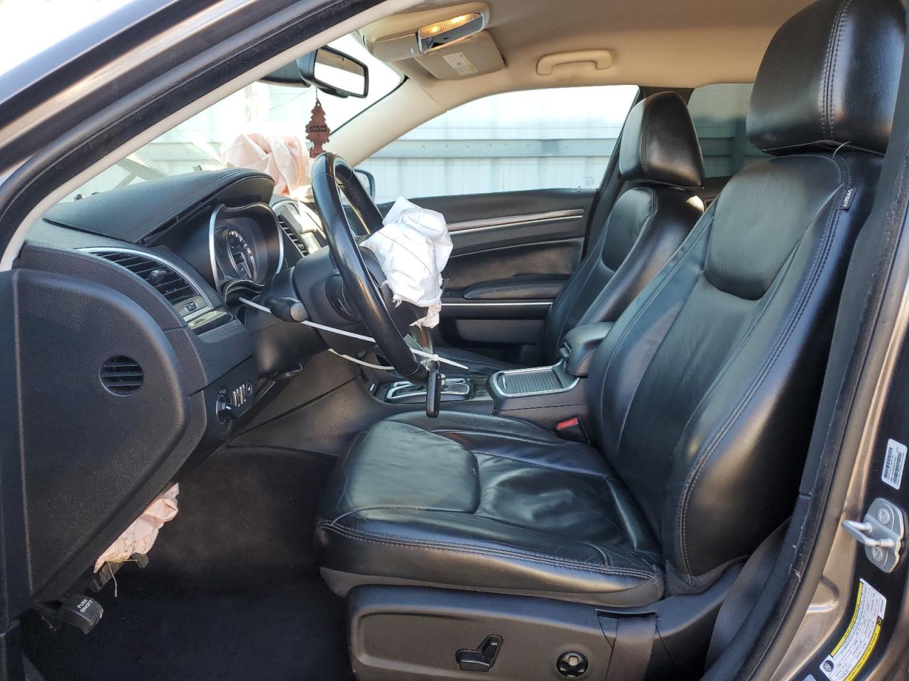 2016 Chrysler 300 - Image 7